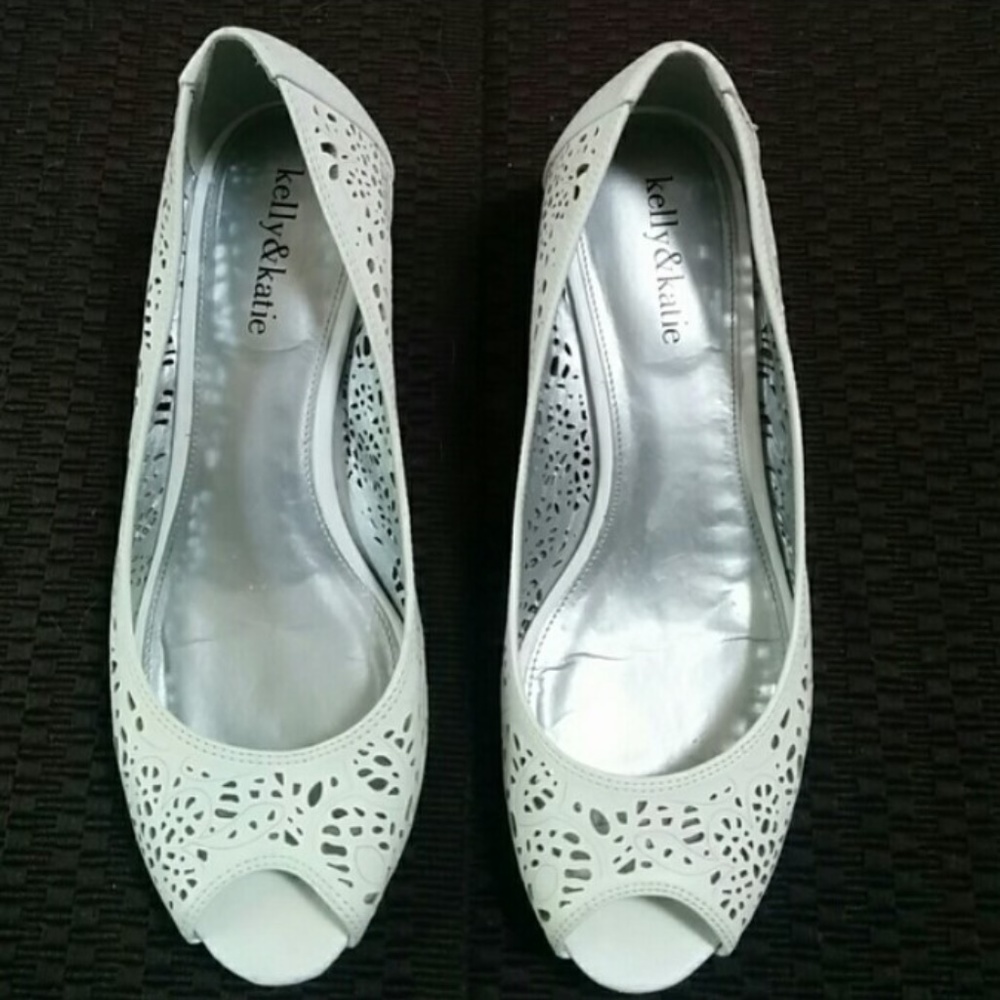 Kelly & Katie Lazer Cut Wedge 8